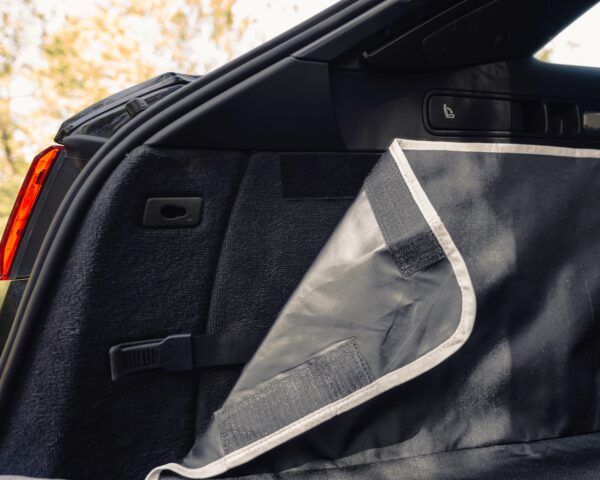 Achterbak Deken Basic installatie